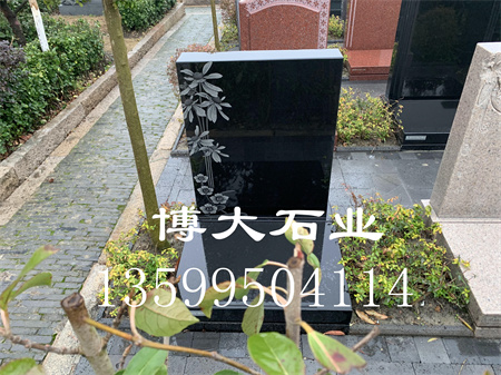 墓碑石材上的文字与图案设计原则 墓碑石材上的文字与图案设计原则